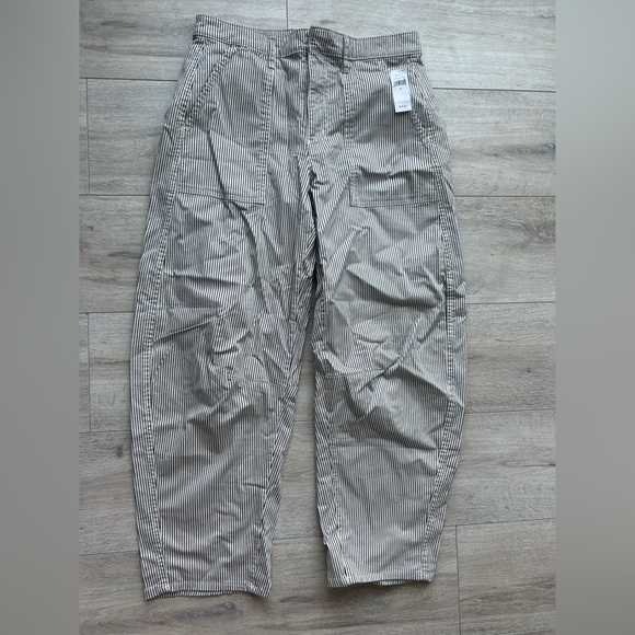 GAP Factory High Rise Barrel Khakis Striped sz 6 NWT - Picture 2 of 4